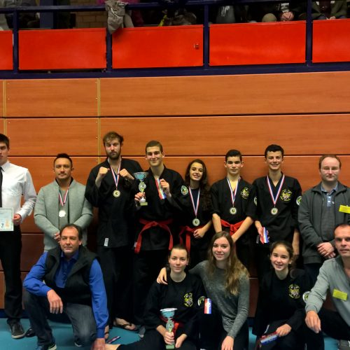 NK Fighting team met scheidsrechters